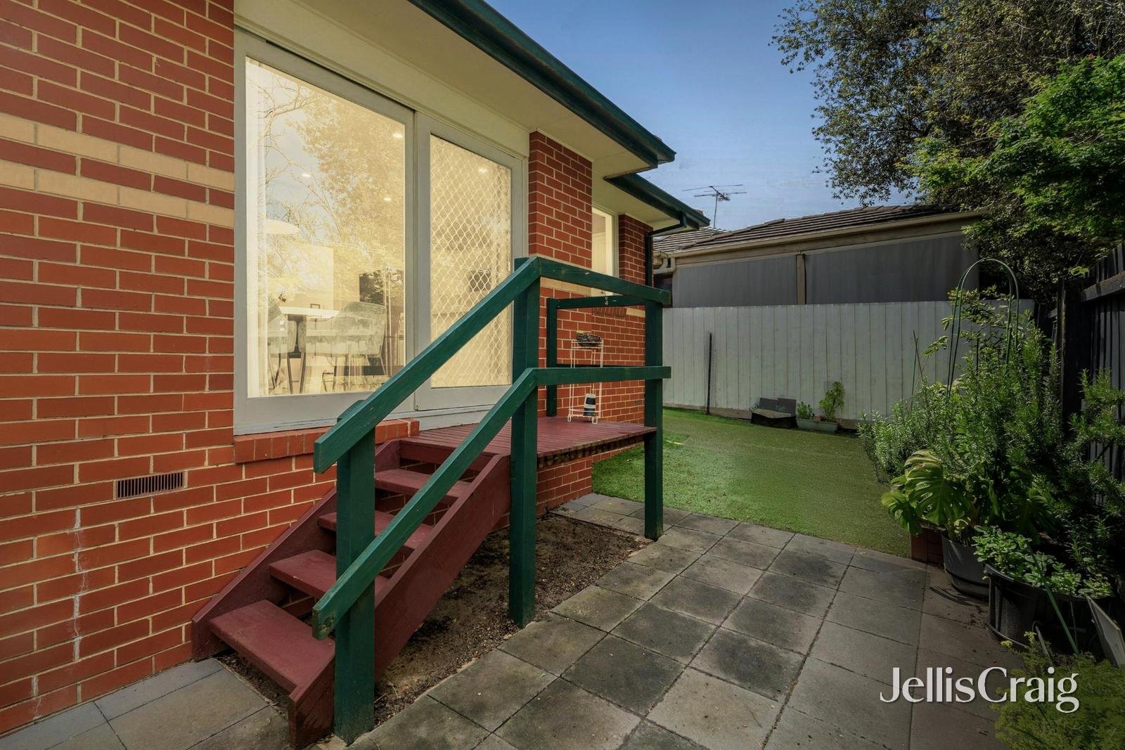 2/2-4 Bellevue Avenue, Doncaster East image 9