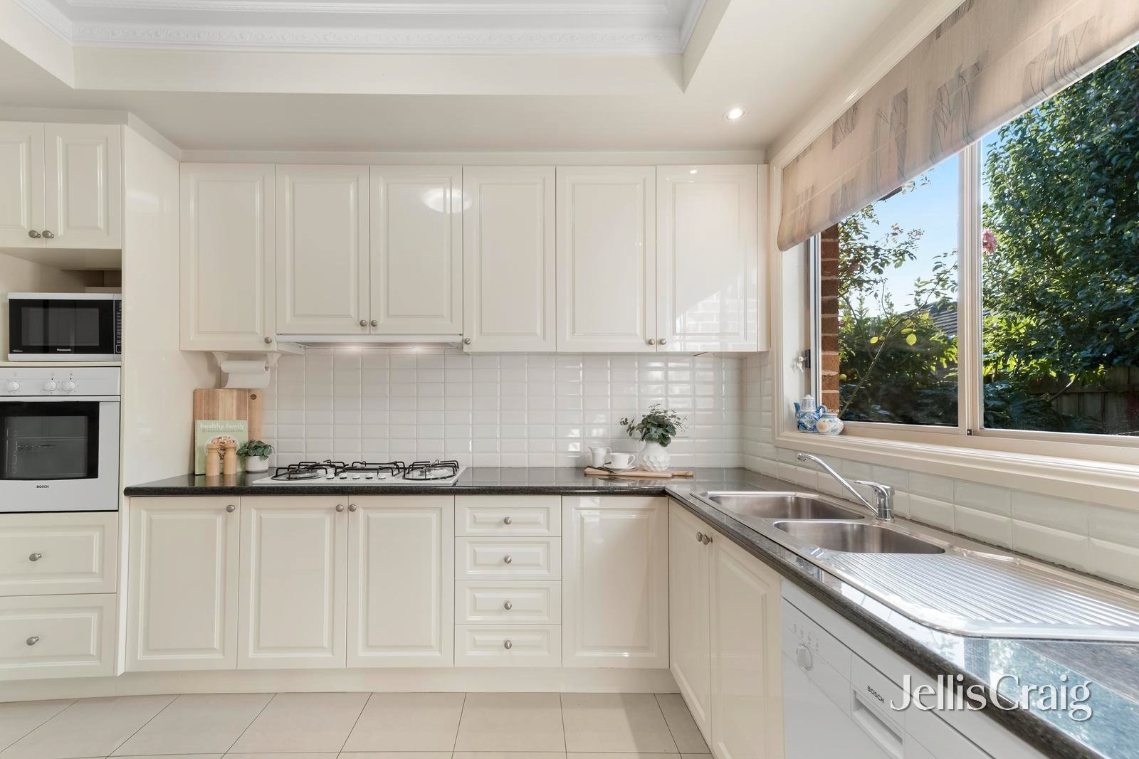 2/2-4 Flora Grove, Forest&nbsp;Hill image 2