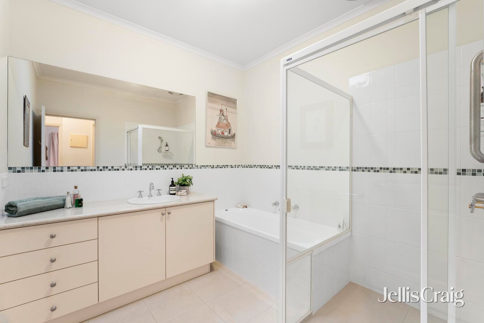 2/2-4 Flora Grove, Forest&nbsp;Hill image 8