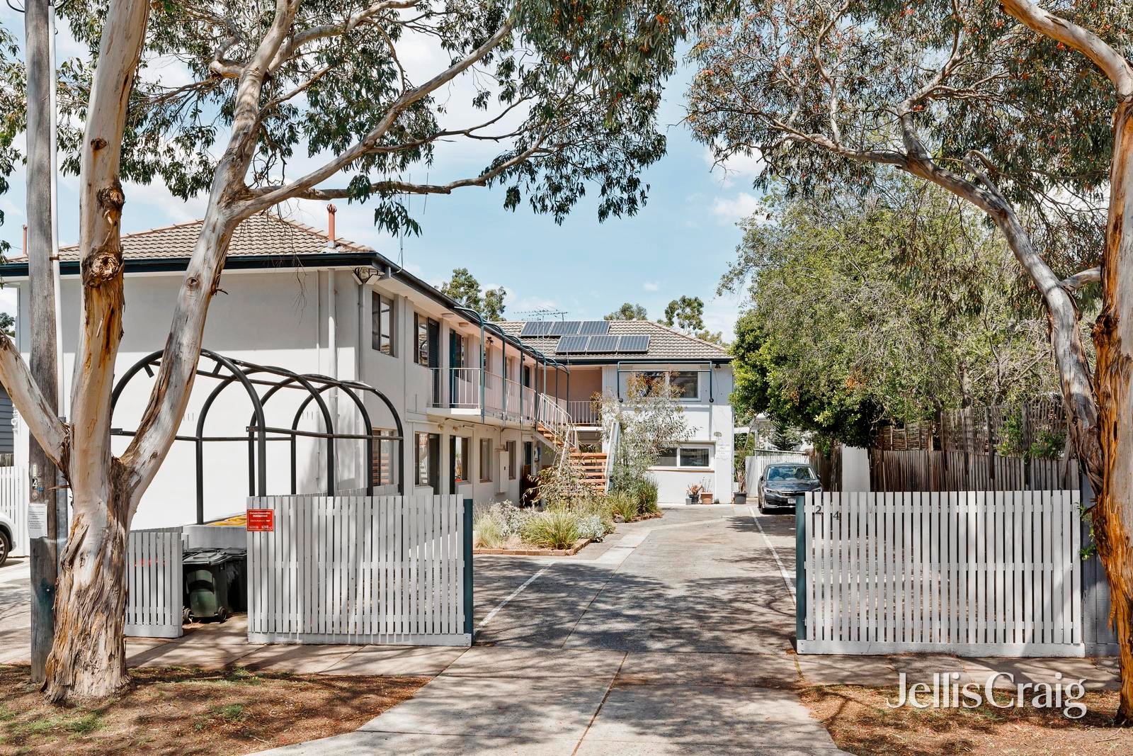 2/2-4 Thomson Street, Northcote image 1