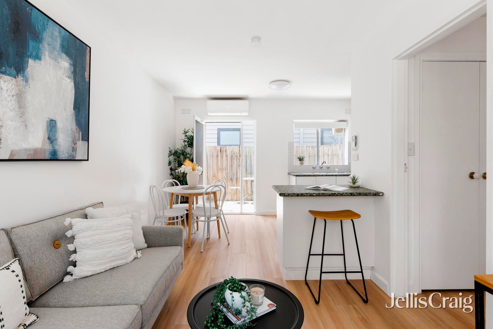 2/2-4 Thomson Street, Northcote image 2