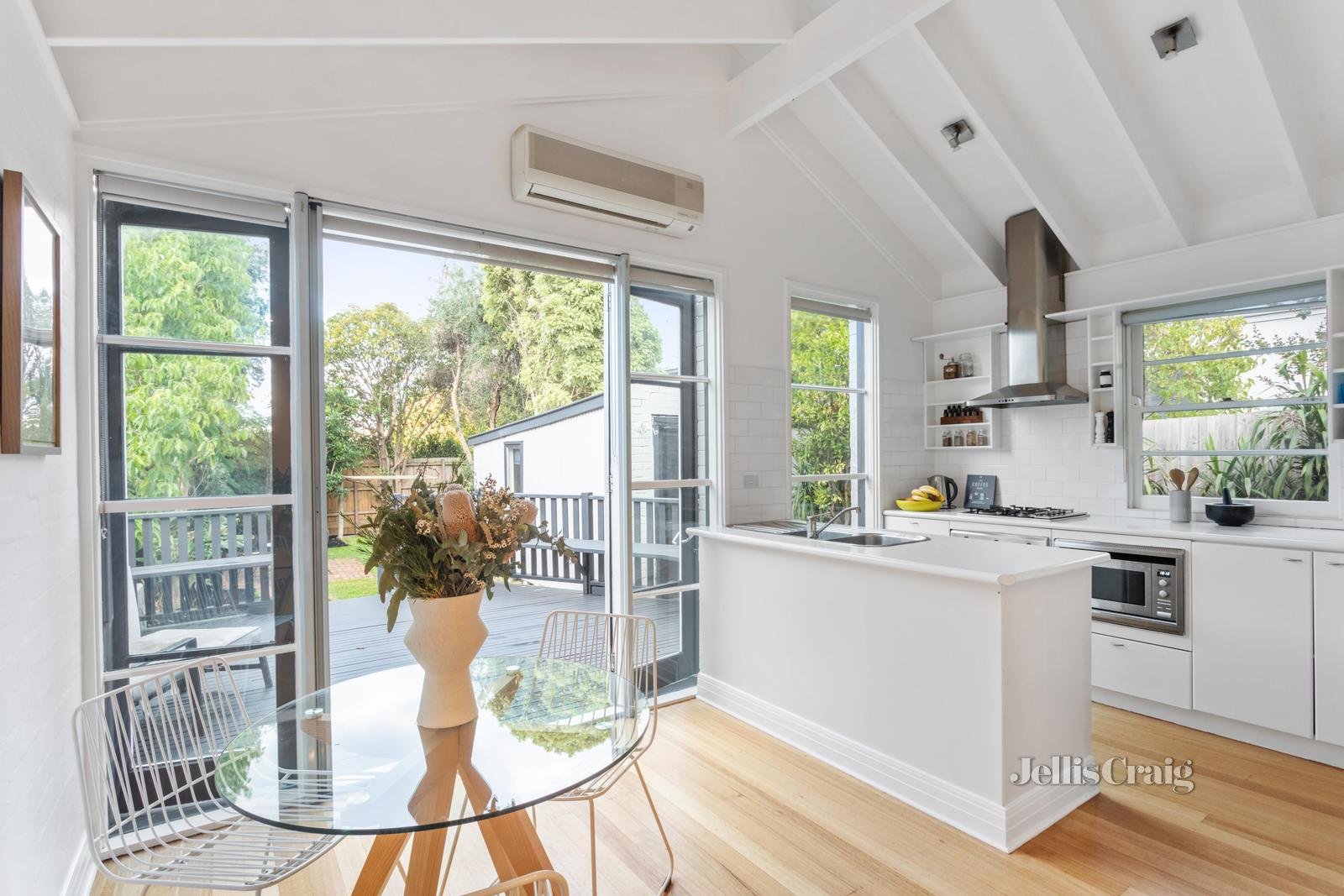 22 Agnew Street, Brighton East image 5