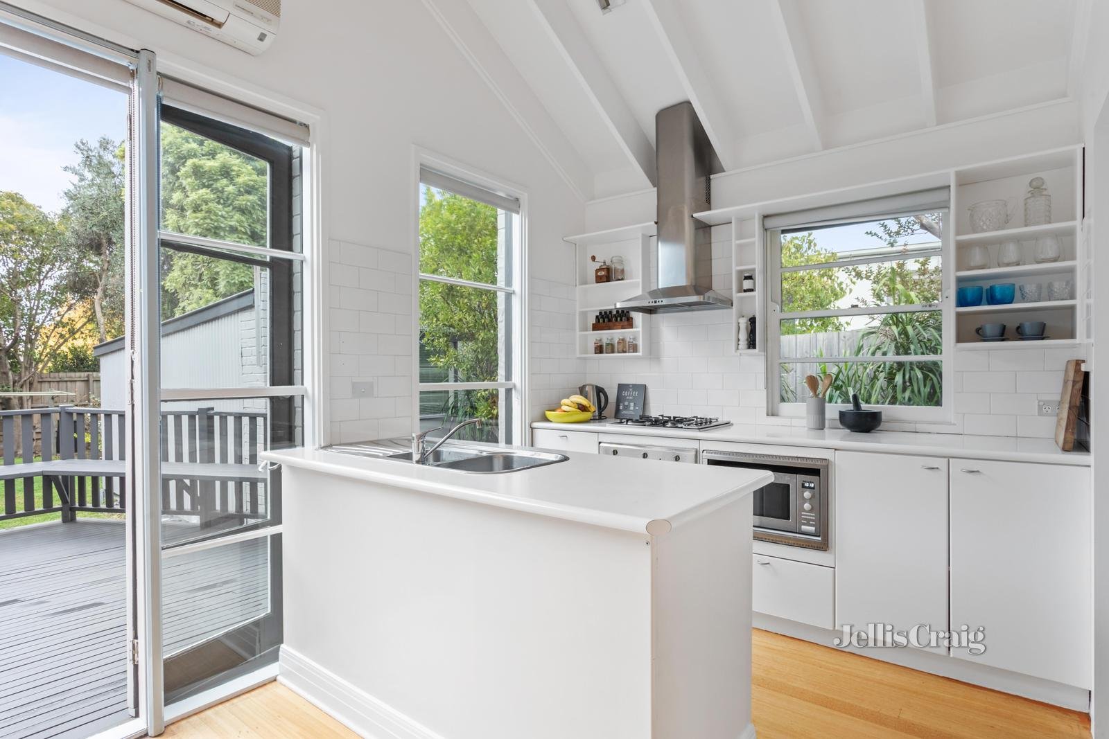 22 Agnew Street, Brighton East image 9