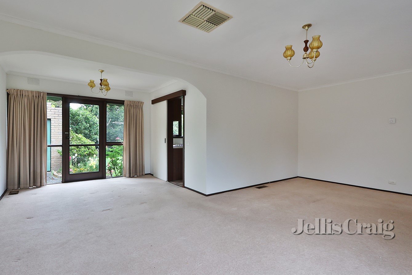 22 Aldrin Drive, Mount Waverley image 3