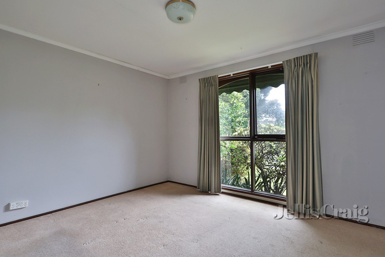 22 Aldrin Drive, Mount Waverley image 5
