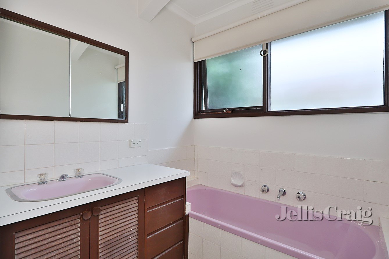 22 Aldrin Drive, Mount Waverley image 6