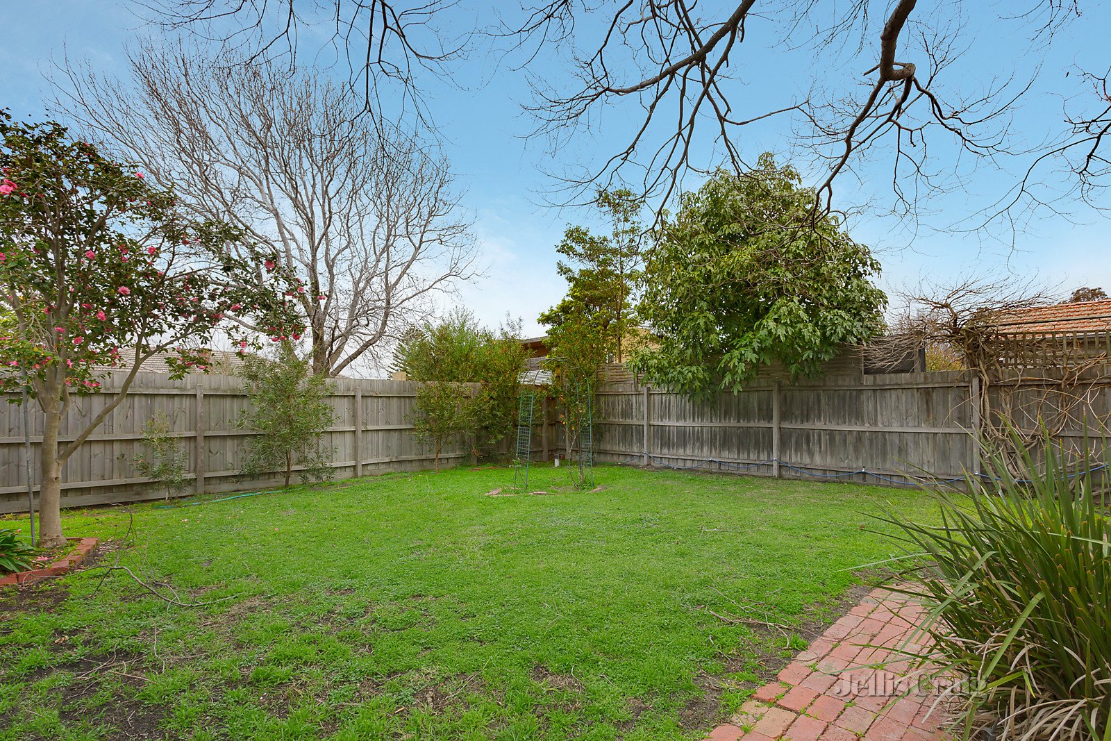 22 Amiens Street, Hampton image 8