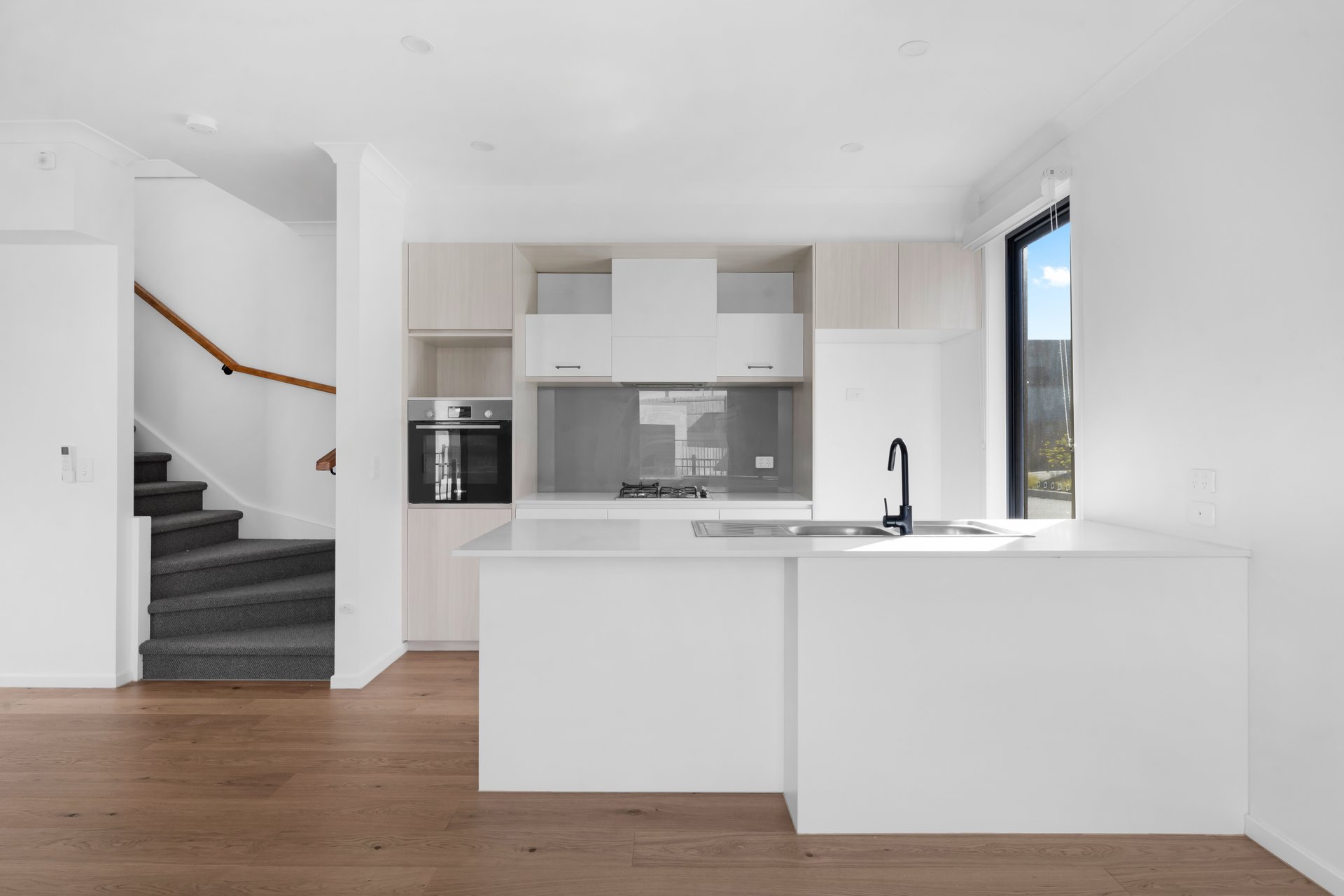 22 Annette Court, Endeavour&nbsp;Hills image 2