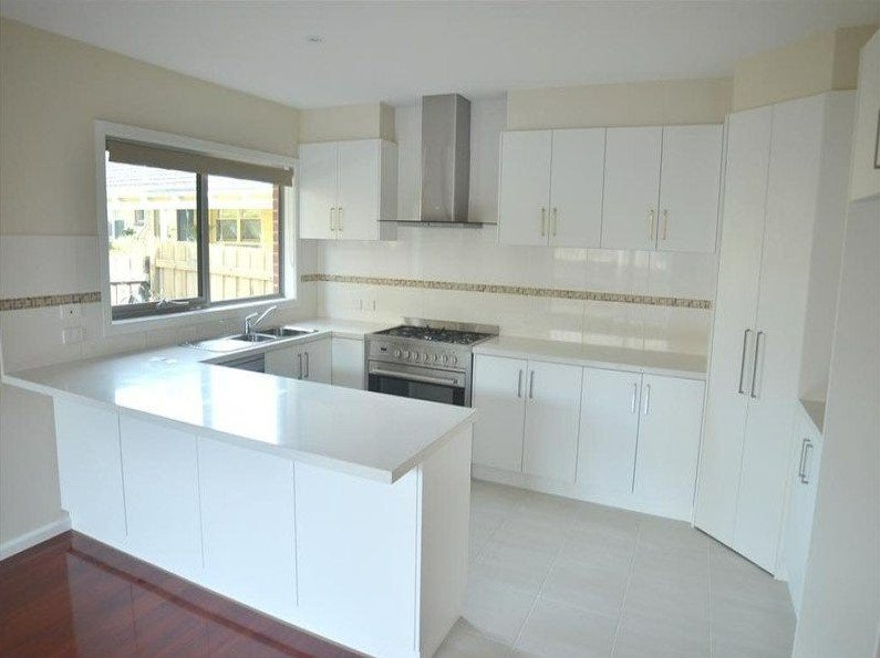 2/2 Ascot Court, Glen&nbsp;Waverley image 2