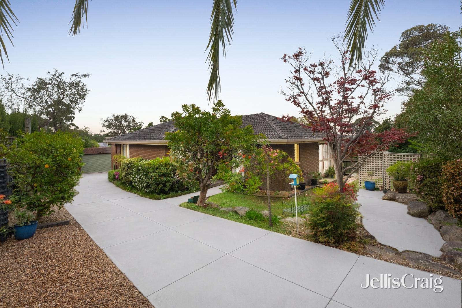 22 Ashburton Drive, Mitcham image 1