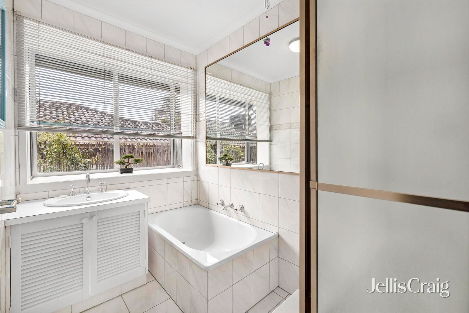 22 Ashburton Drive, Mitcham image 12