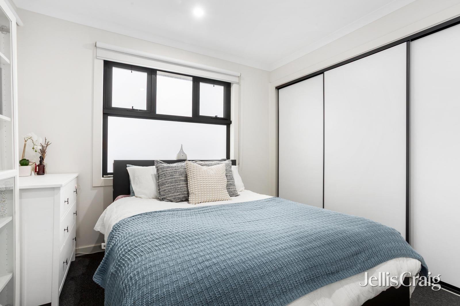 2/2 Ashdale Court, Springvale image 6