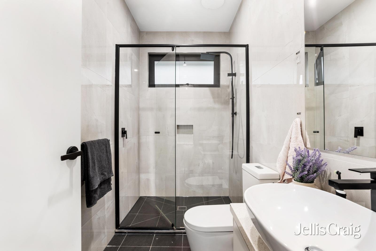 2/2 Ashdale Court, Springvale image 7
