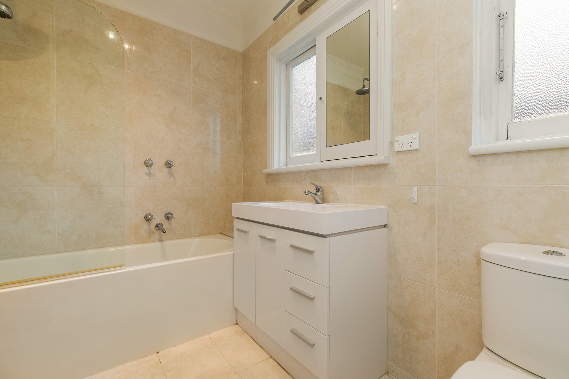 Property Gallery Thumbnail 6