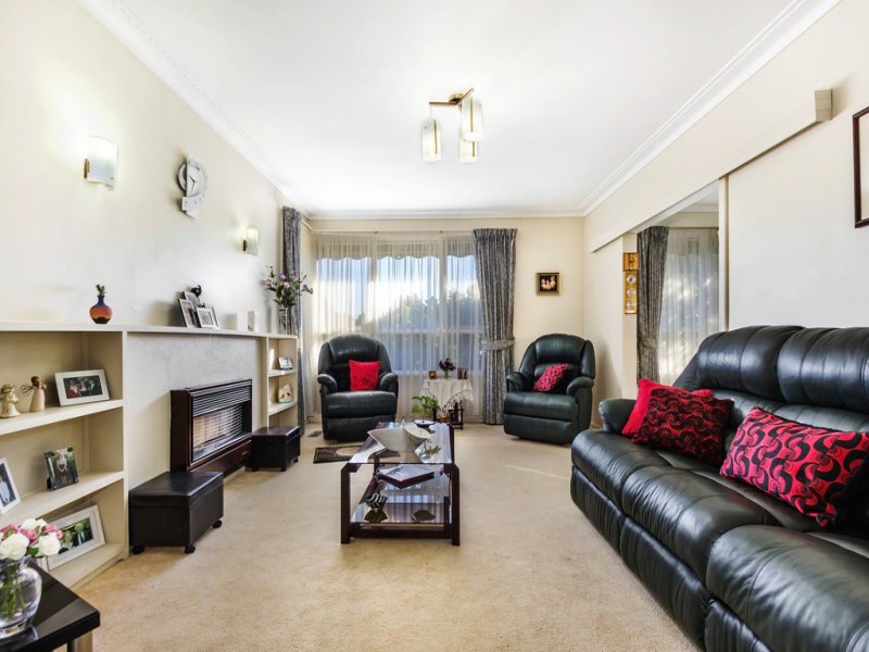 22 Ballantyne Street, Burwood East image 4
