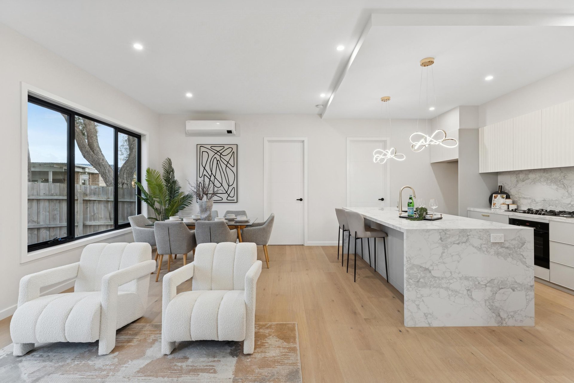 2/2 Bambra Court, Doncaster East image 5