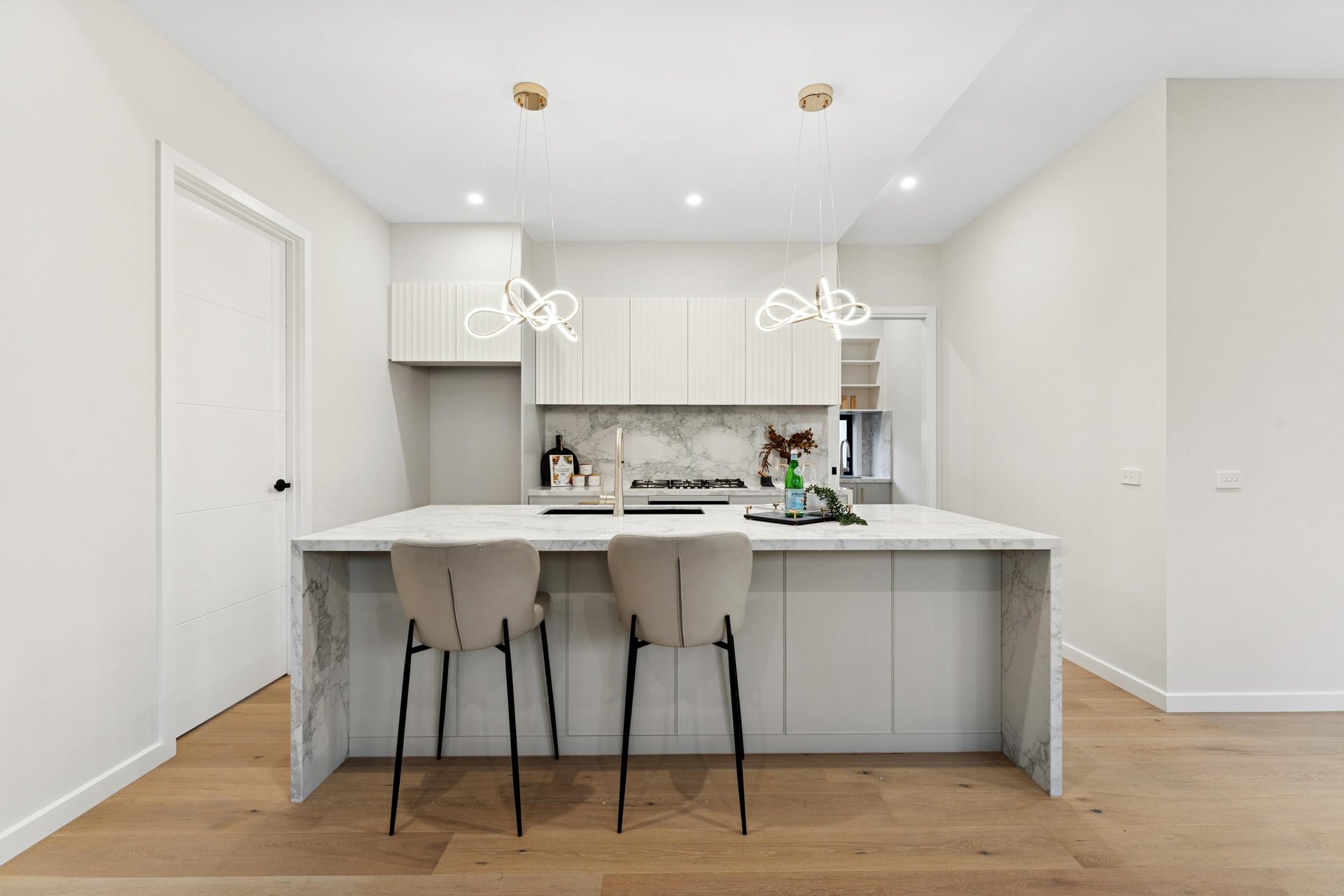 2/2 Bambra Court, Doncaster East image 6