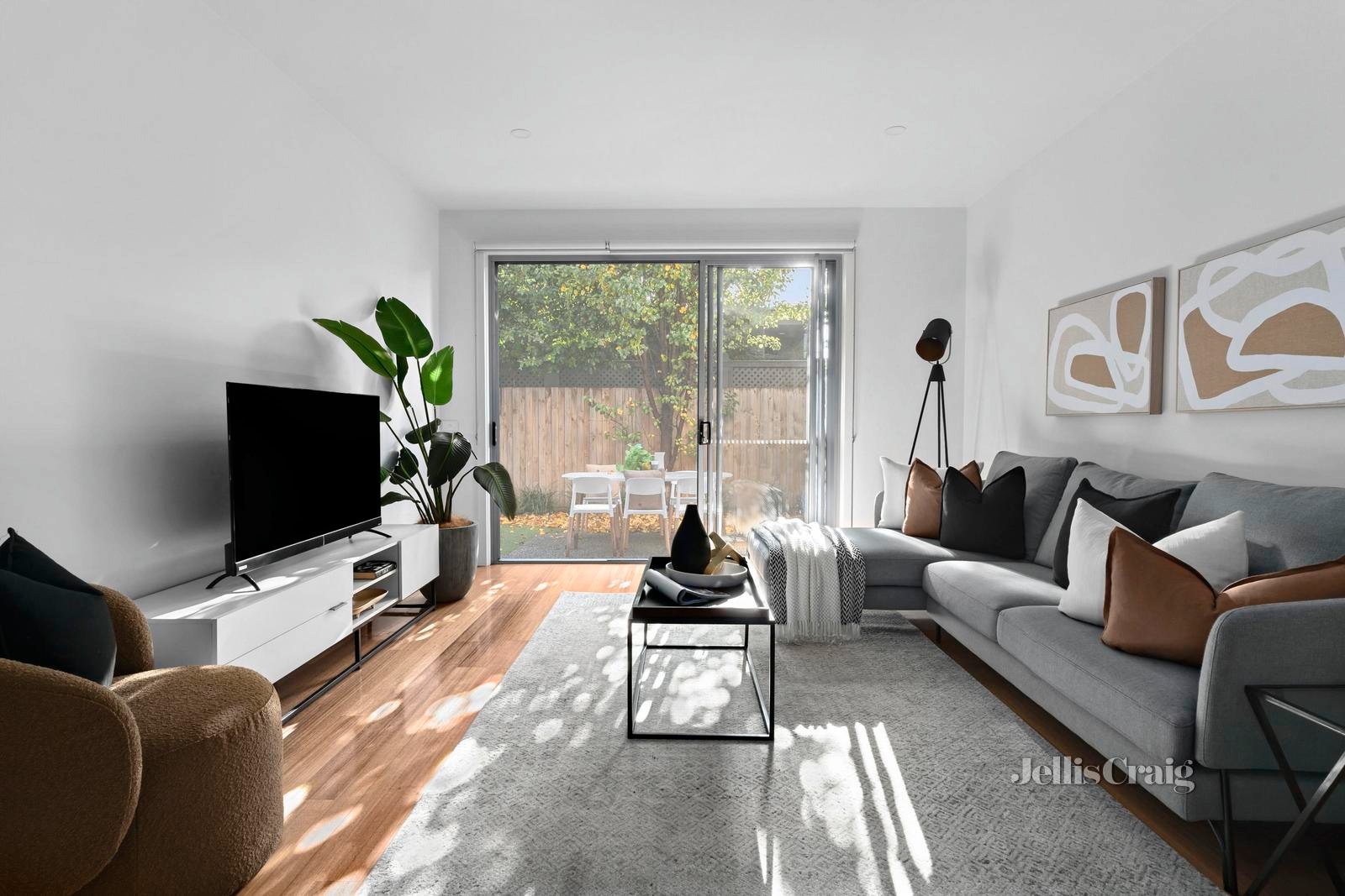 2/2 Barb Street, Maribyrnong image 3