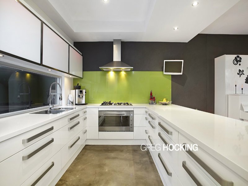 2/2 Benbow Street, Yarraville image 3
