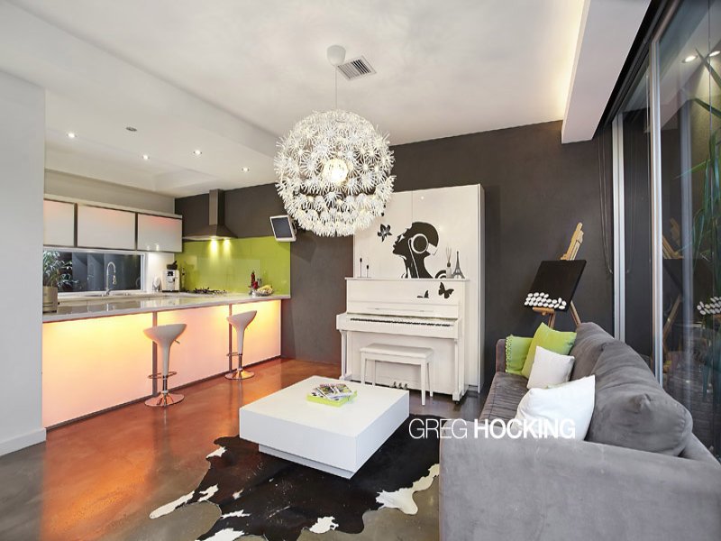 2/2 Benbow Street, Yarraville image 5