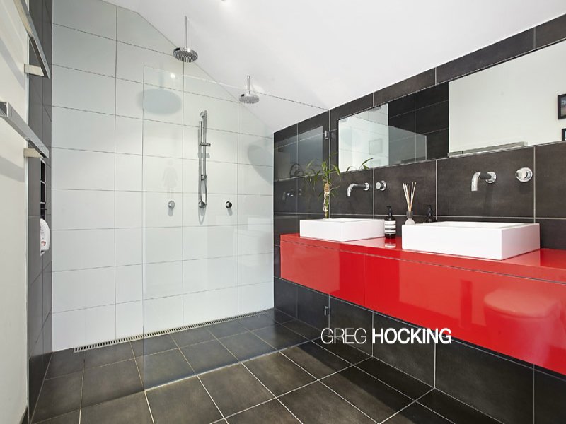 2/2 Benbow Street, Yarraville image 9