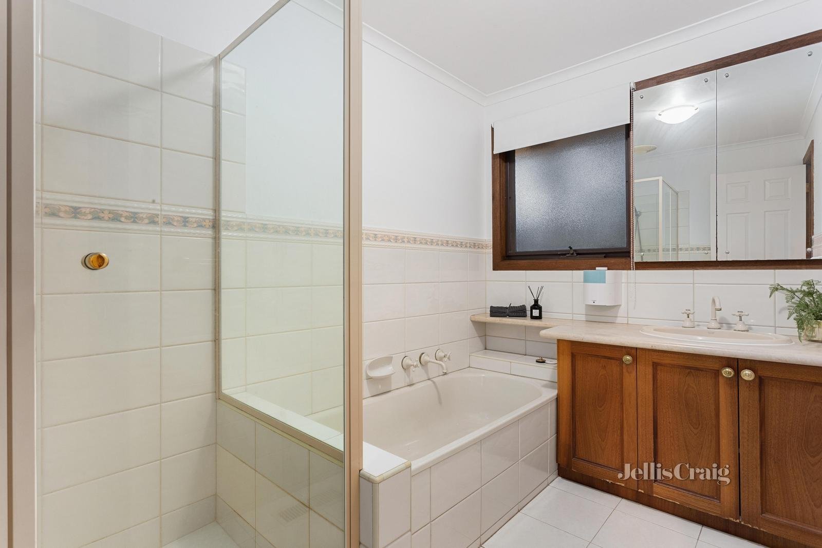 22 Bizley Street, Mount Waverley image 9