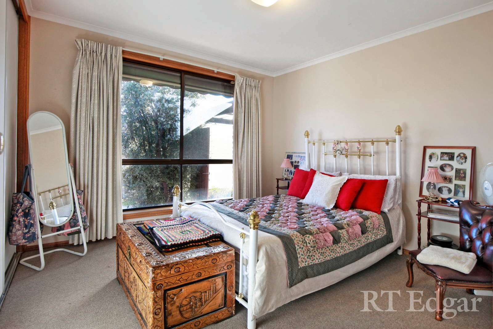 Property Gallery Thumbnail 9