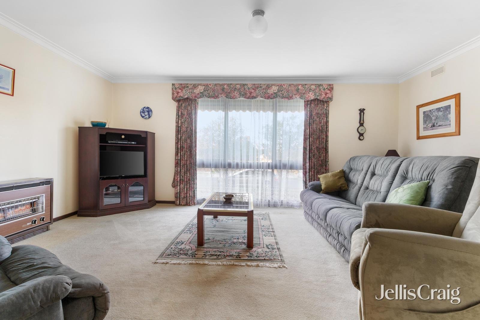 22 Blaxland Drive, Sunbury image 2