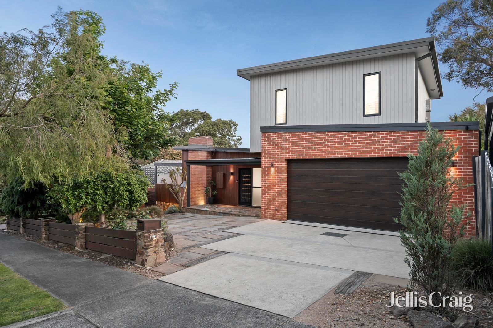 22 Blue Mist Drive, Croydon South image 1