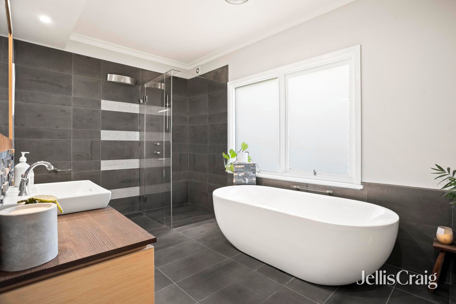 22 Blue Mist Drive, Croydon South image 9