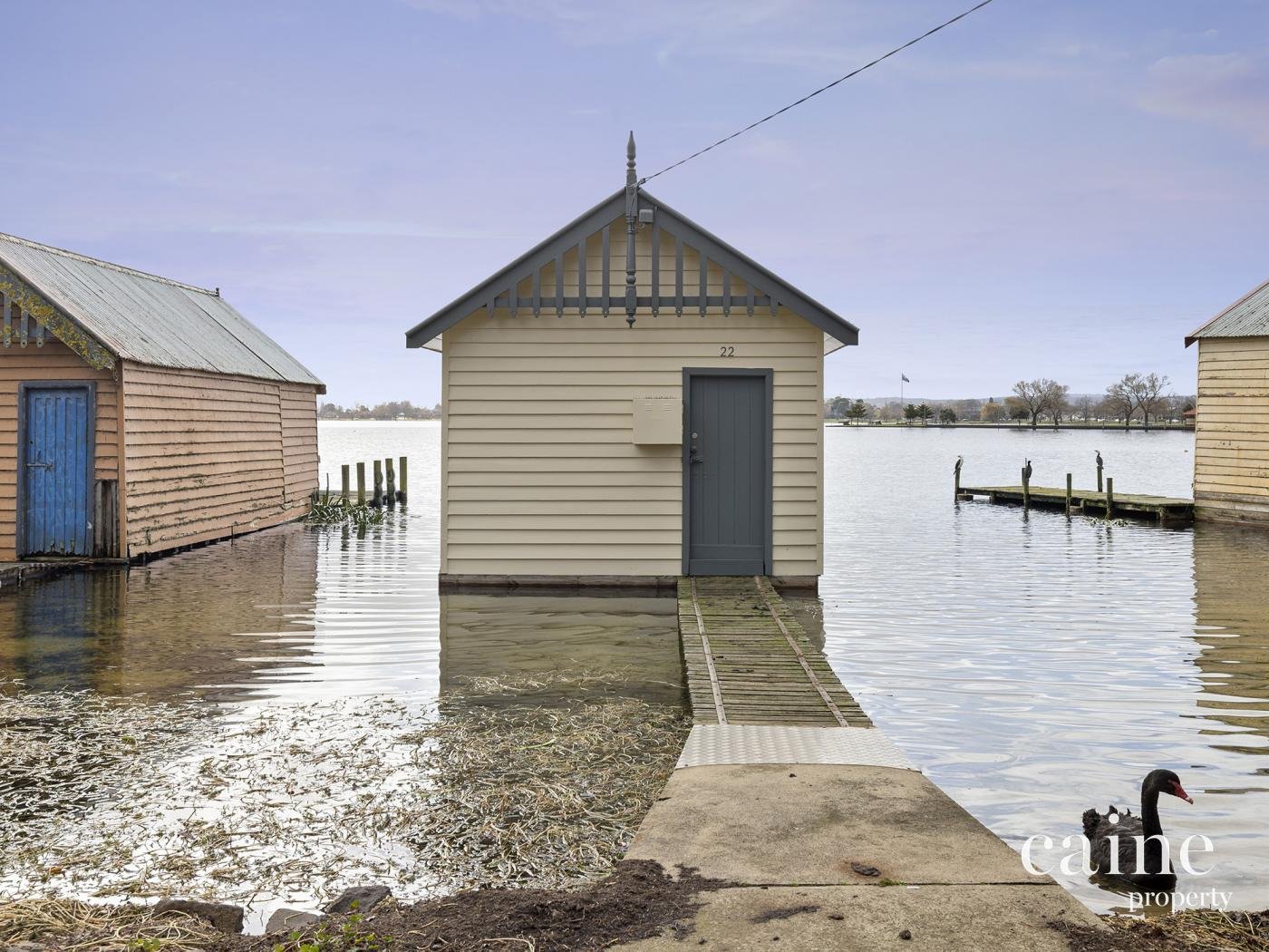 22 Boat Shed Wendouree Parade, Lake Wendouree image 1