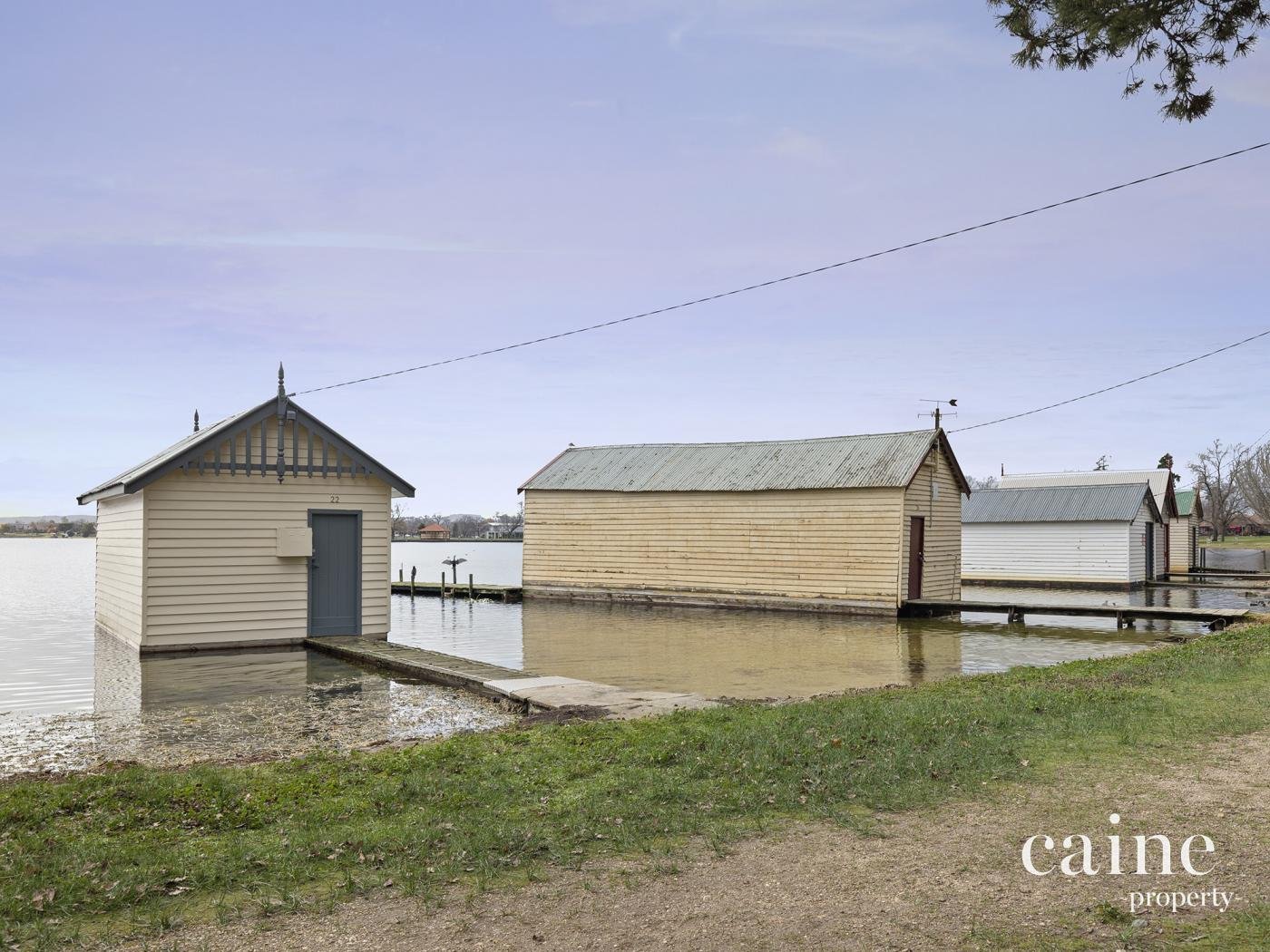 22 Boat Shed Wendouree Parade, Lake Wendouree image 4