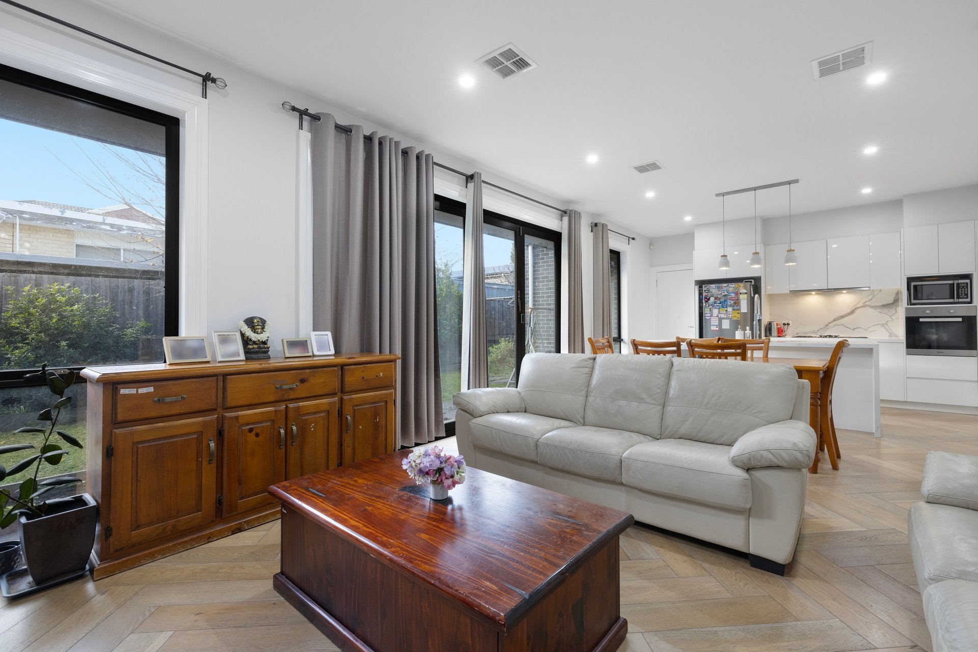 2/2 Bridget Street, Glen&nbsp;Waverley image 2