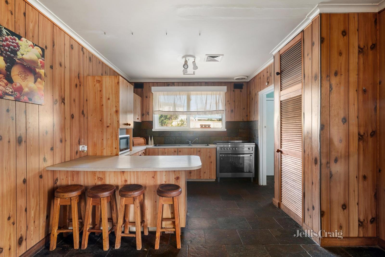 22 Buckingham Crescent, Doncaster image 4