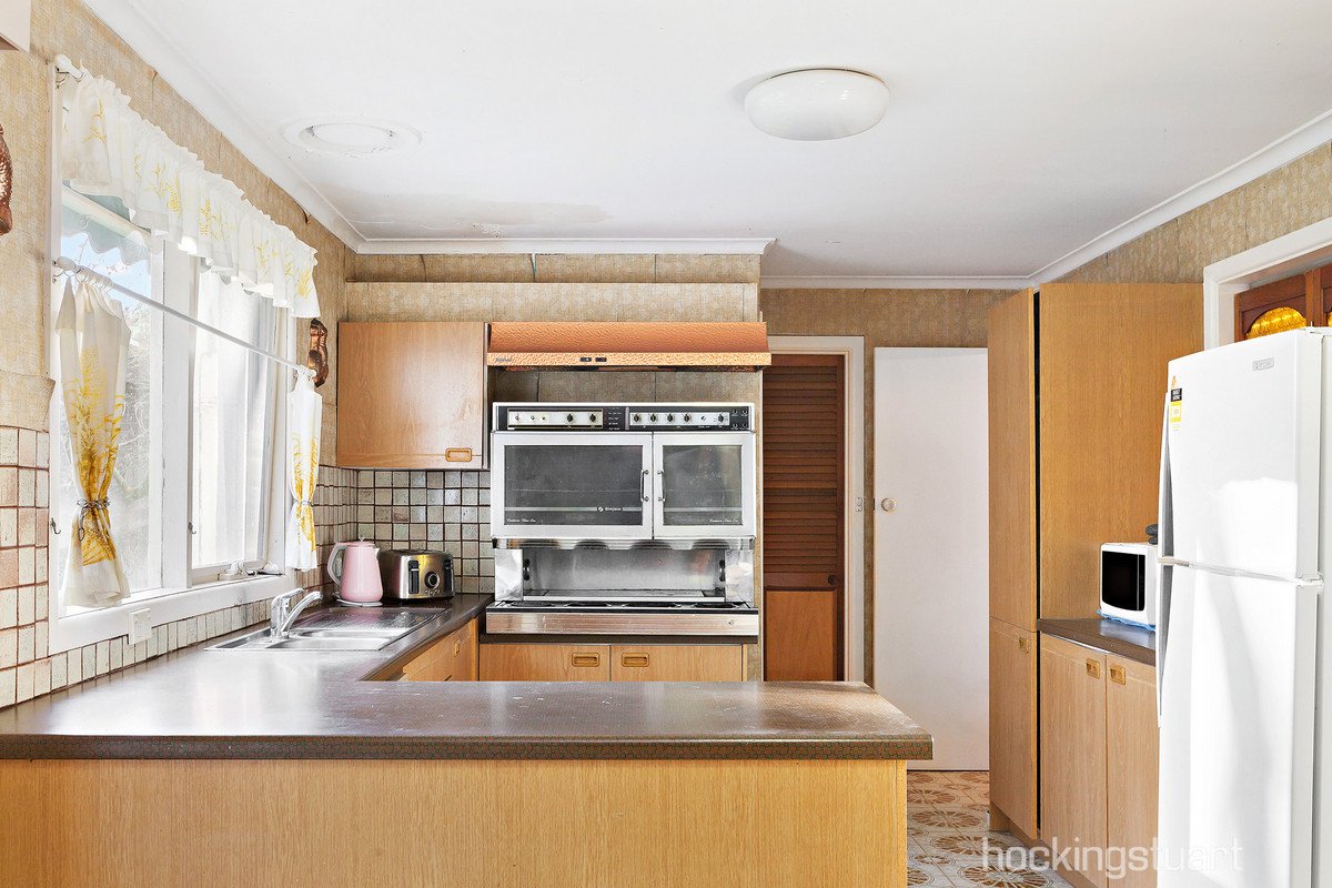22 Burgundy Drive, Doncaster image 4