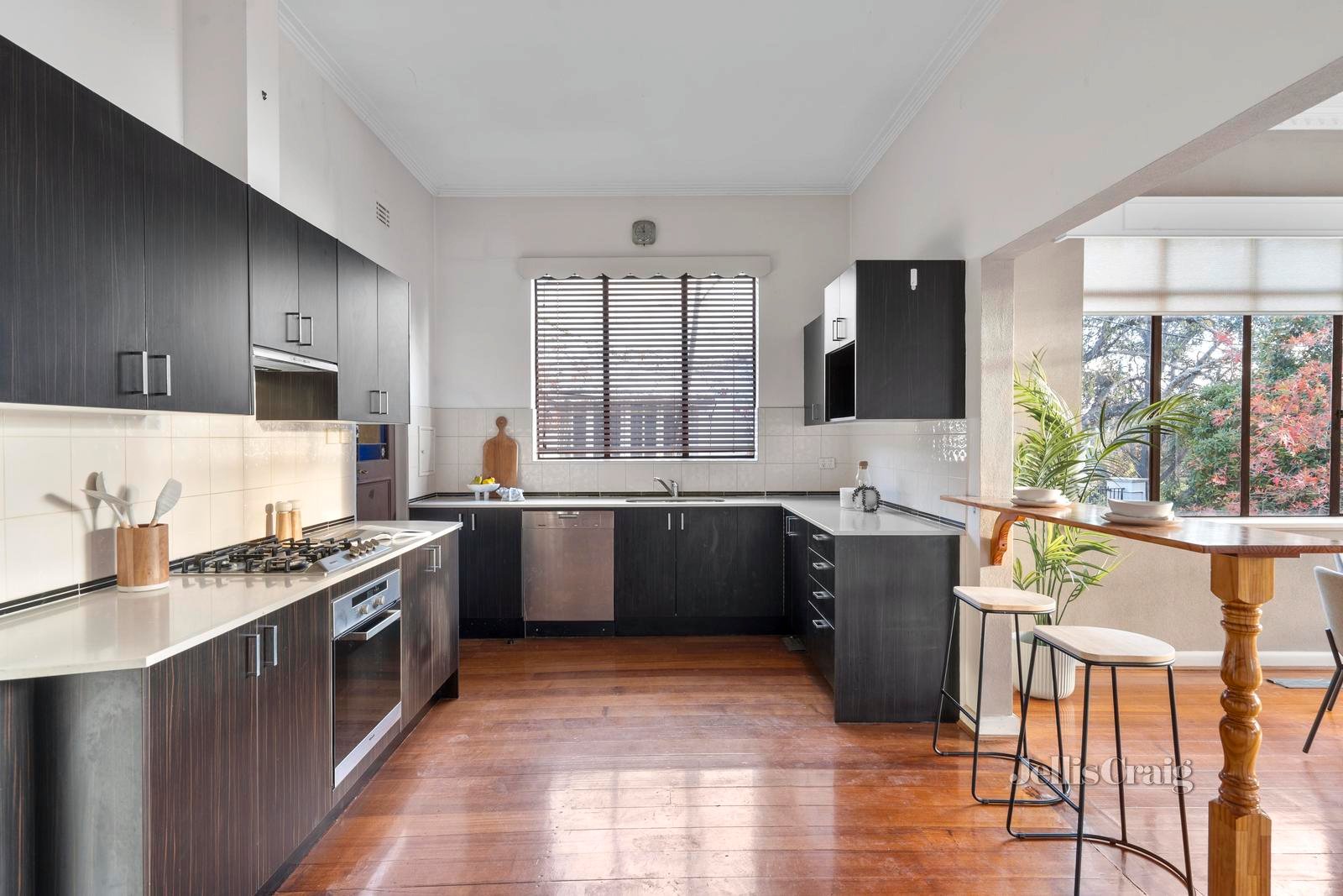 22 Burke Road North, Ivanhoe East image 6