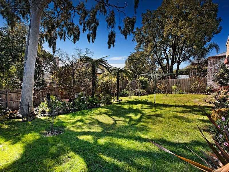 22 Cairo Road, Mont Albert North image 7