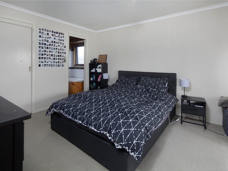 Property Gallery Thumbnail 9