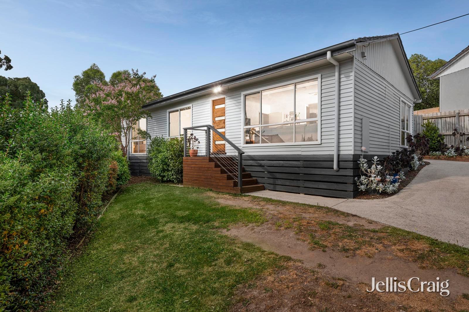 22 Carawa Street, Mooroolbark image 1