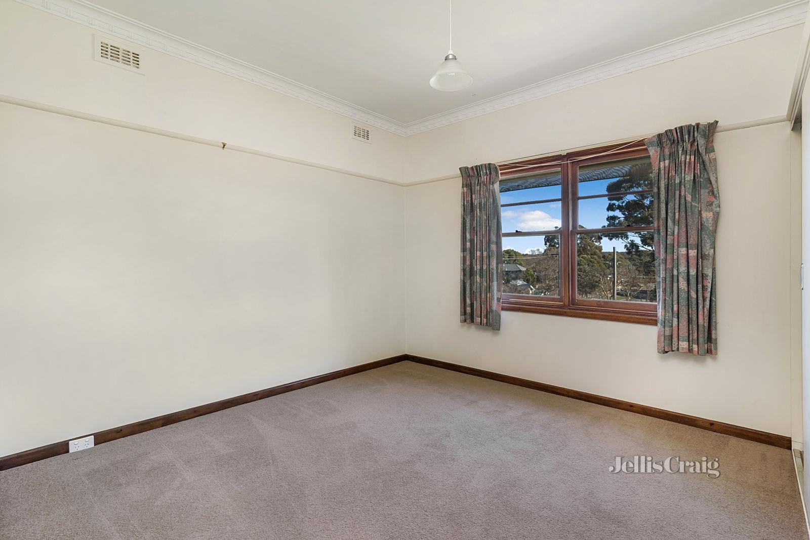 22 Carol Street, Castlemaine image 10