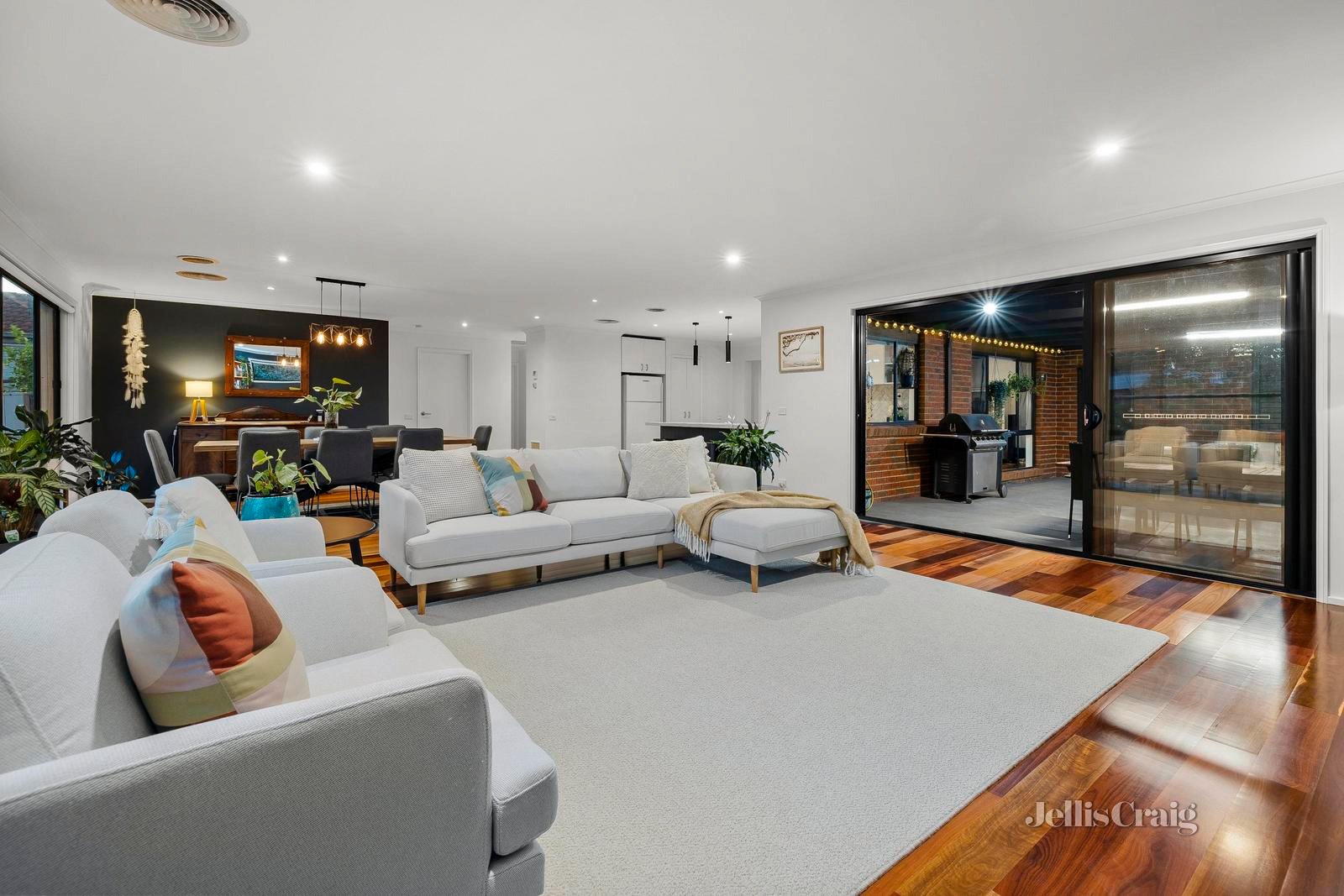 22 Caversham Drive, Mornington image 6