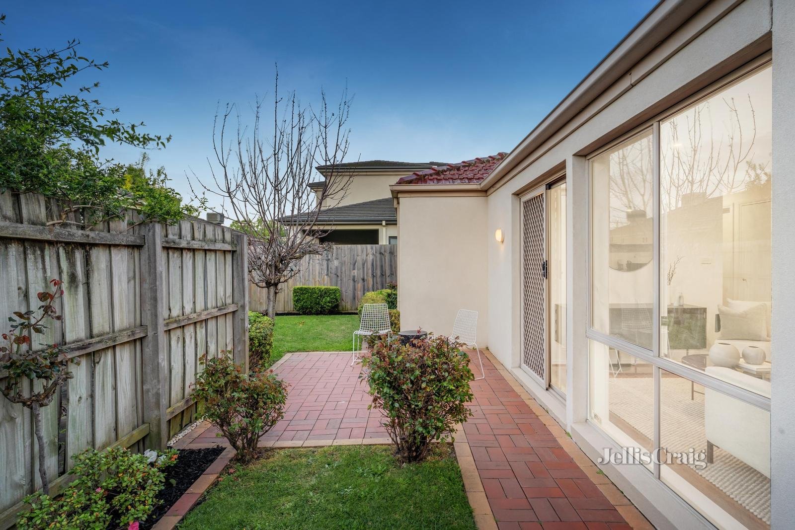 2/2 Charles Street, Bentleigh East image 9