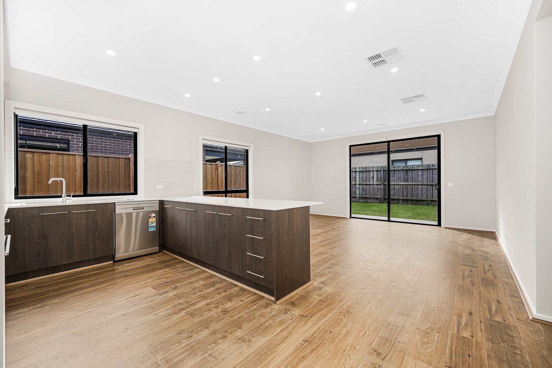 22 Cheddington Road, Cranbourne&nbsp;East image 2