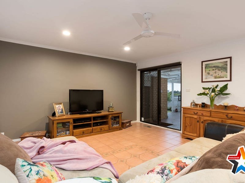 22 Cheriton Drive, Mooroolbark image 3