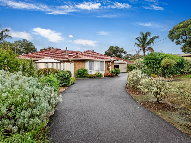 22 Clarke Road, YARRAMBAT VIC 3091