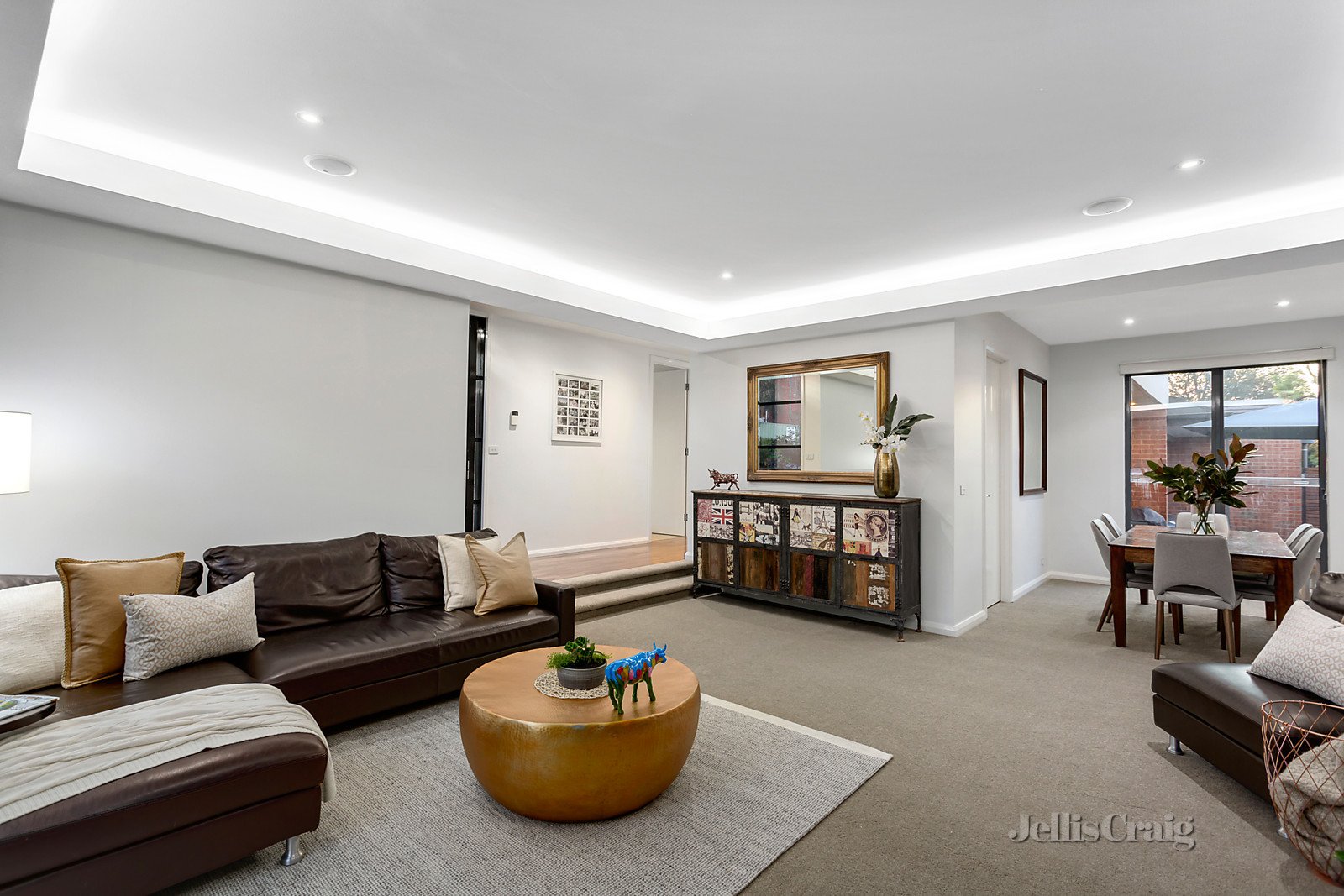 2/2 Clayton Road, Balwyn image 5