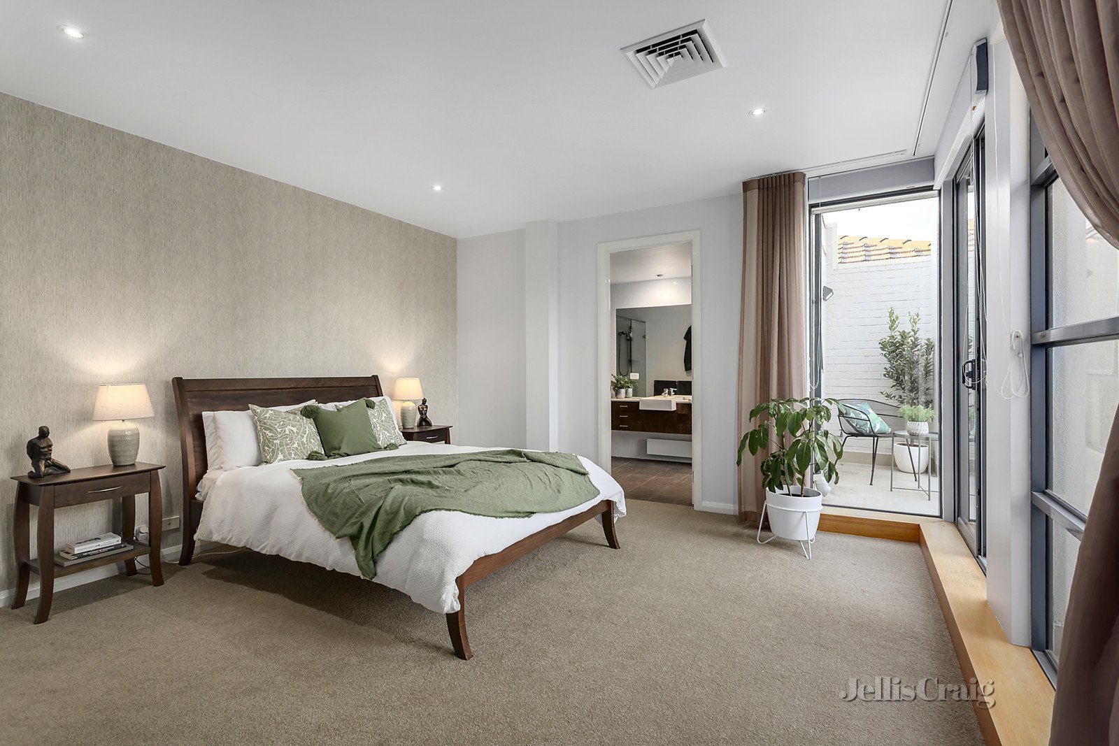 2/2 Clayton Road, Balwyn image 6