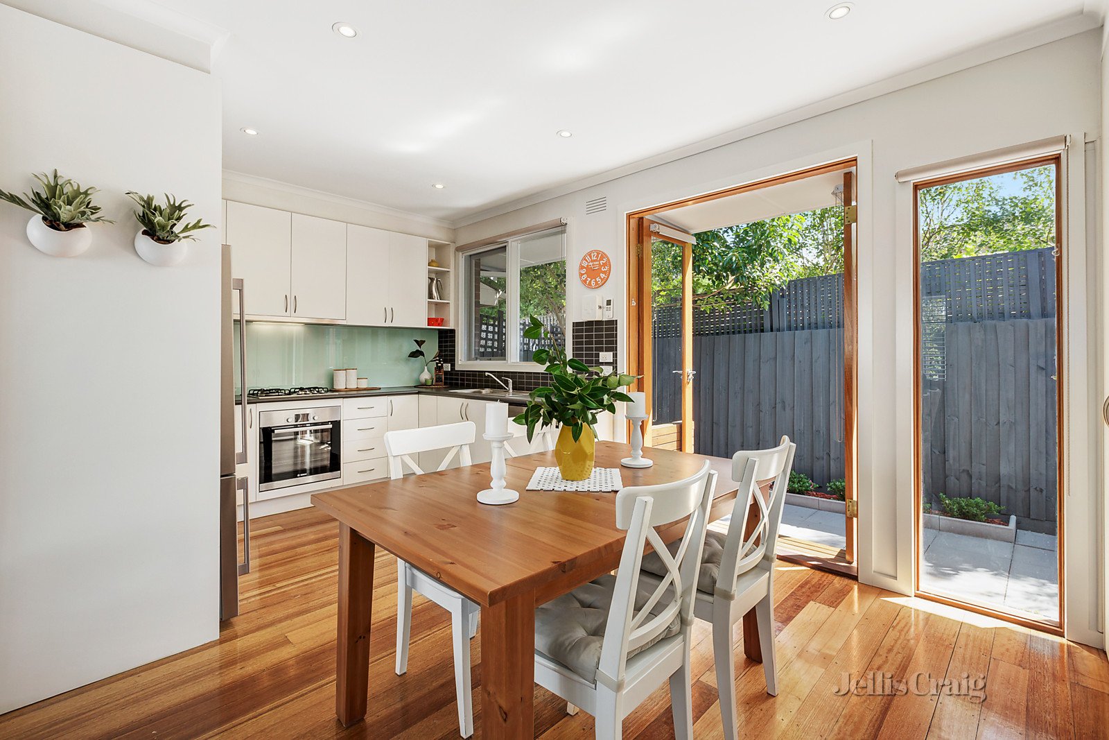 2/2 Clifton Road, Hawthorn East image 7