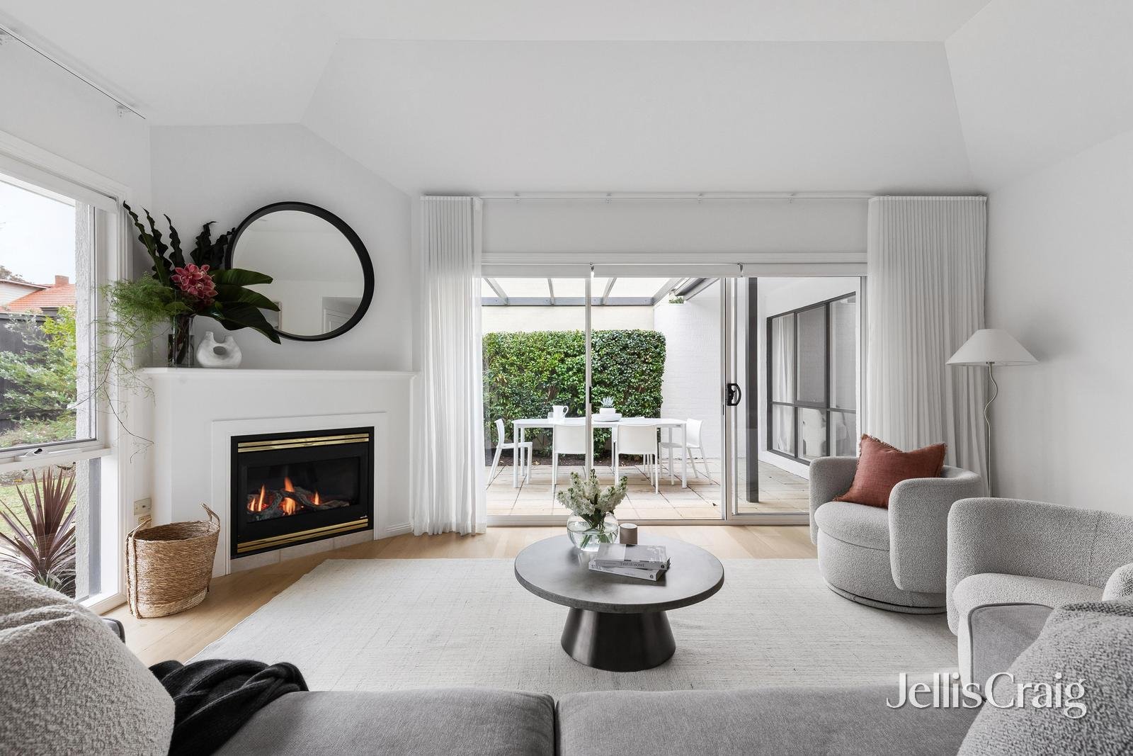 22 Cooloongatta Road, Camberwell image 2