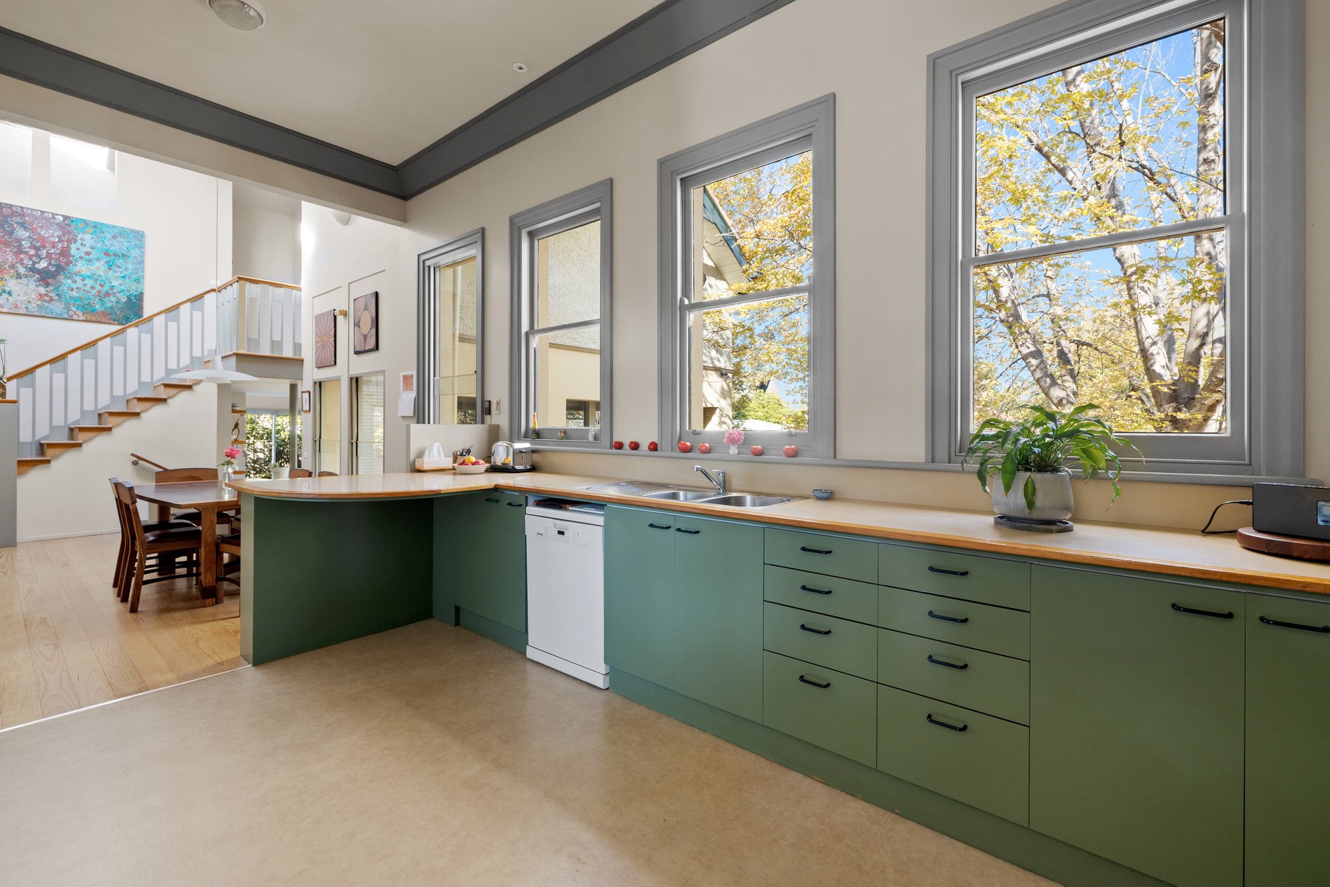 Property Gallery Thumbnail 3